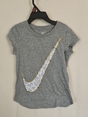 Nike Girls' Gray Swoosh Short Sleeve Tee